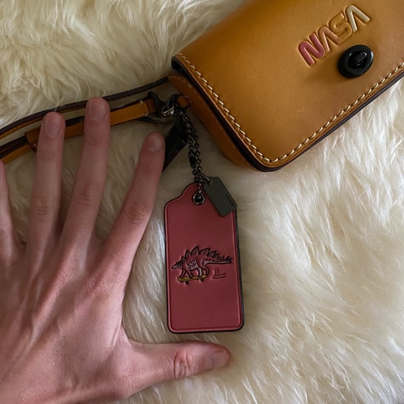 COACH x NASA yellow mini dinky dinkier - Picture 4 of 9